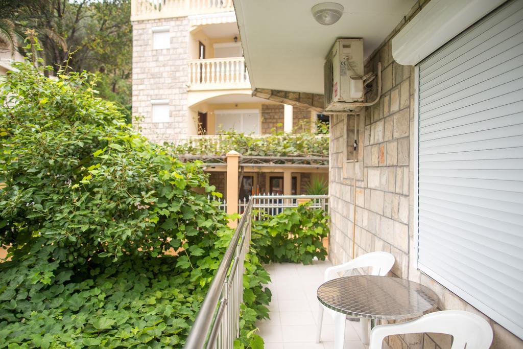 Guest House Vucicevic Budva Exteriör bild