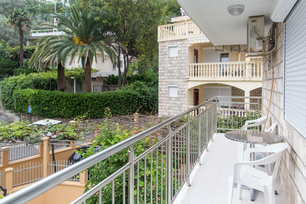 Guest House Vucicevic Budva Exteriör bild